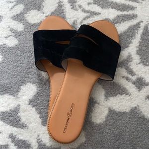 Treasure and Bond Black and Tan Flat sandals - 9M